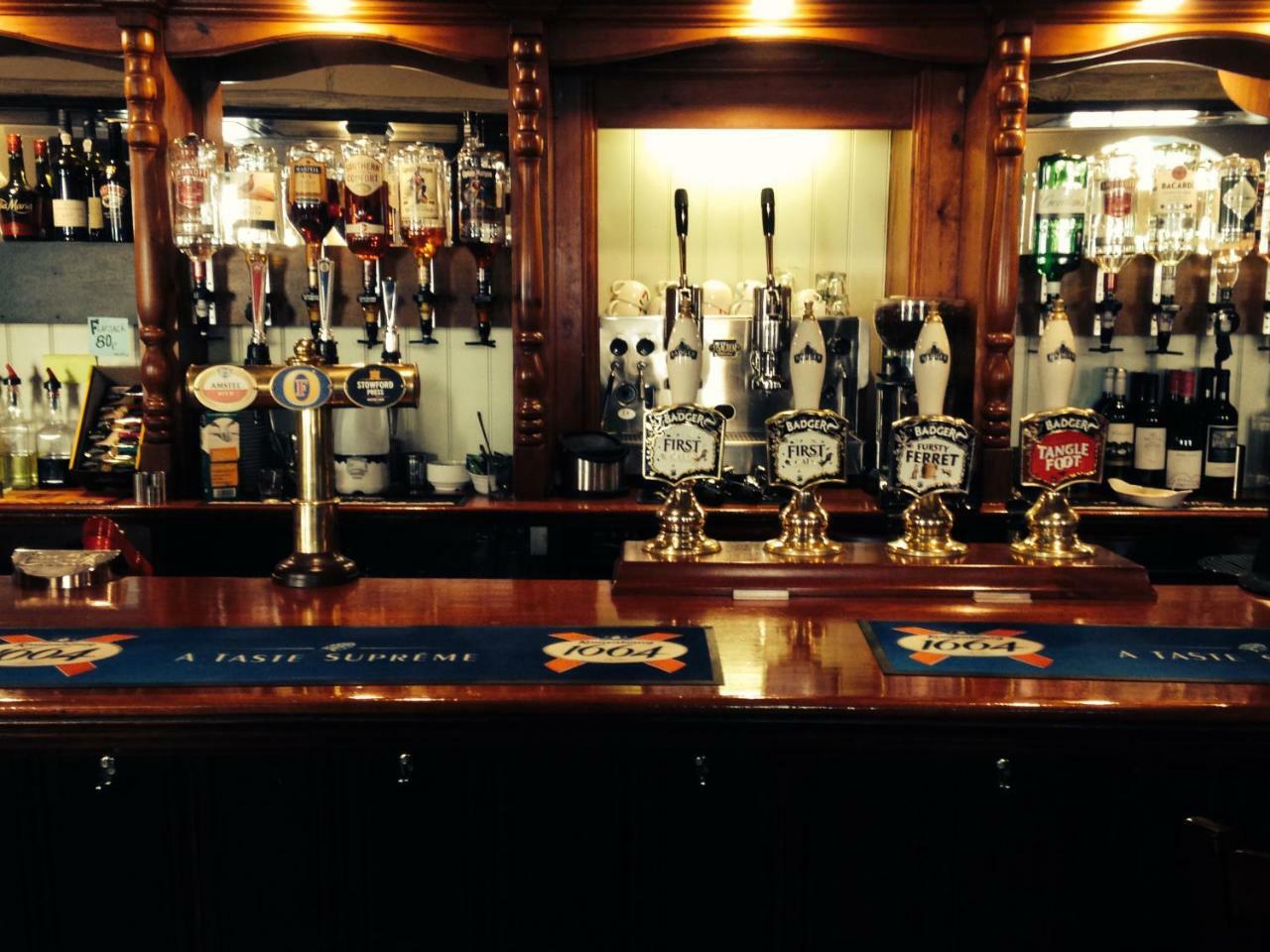 The Swan Inn Sturminster Newton Eksteriør billede